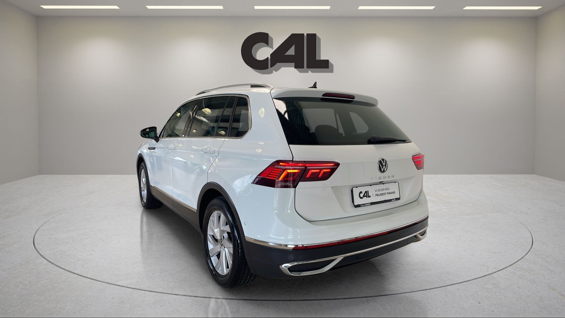 Hvid VW Tiguan fra 2020