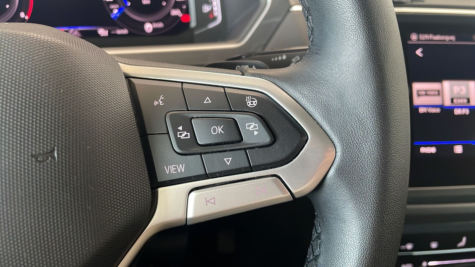 Hvid VW Tiguan fra 2020