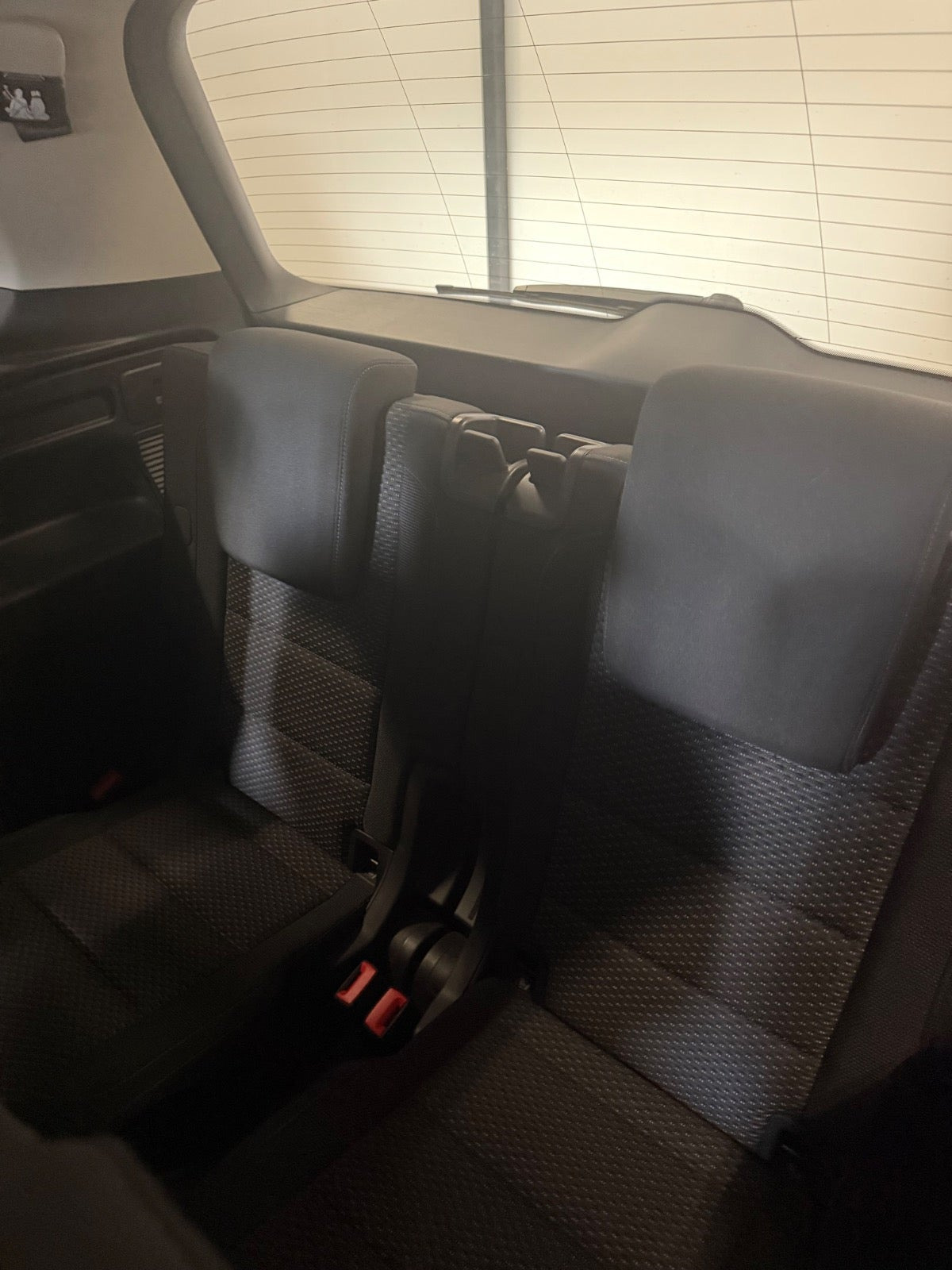 Grå VW Touran fra 2018