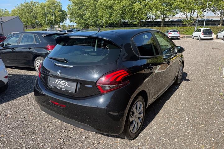 undefined Peugeot 208 fra 2016