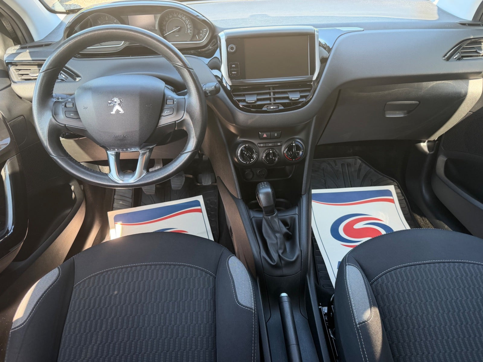undefined Peugeot 208 fra 2016