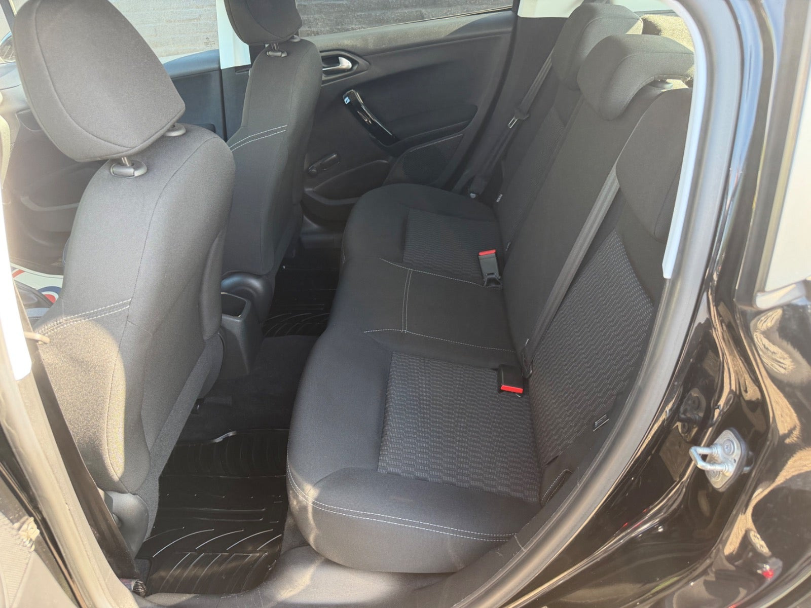 undefined Peugeot 208 fra 2016