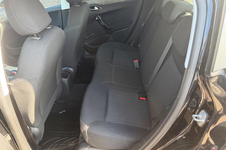 undefined Peugeot 208 fra 2016