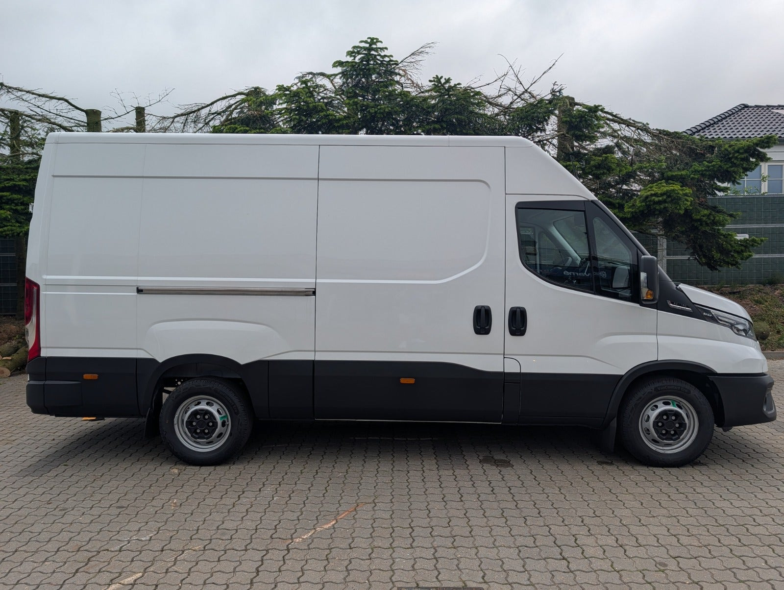 Hvid Iveco Daily fra 2026
