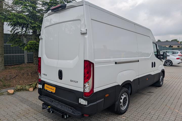 Hvid Iveco Daily fra 2026