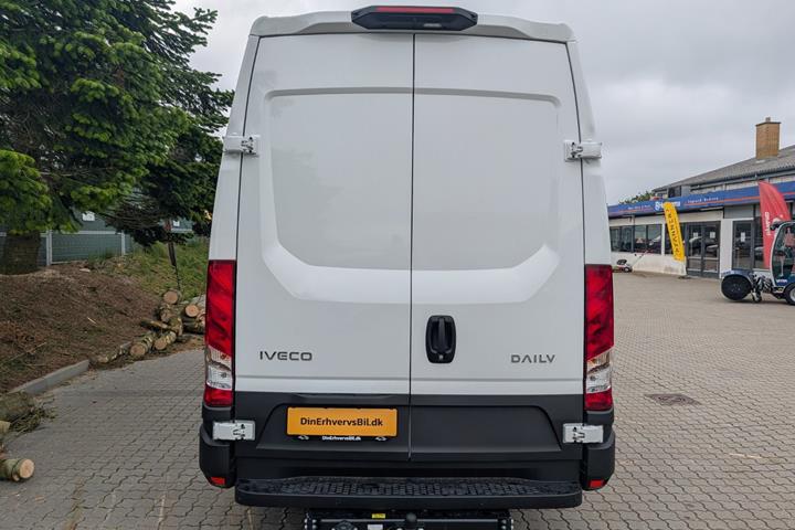 Hvid Iveco Daily fra 2026