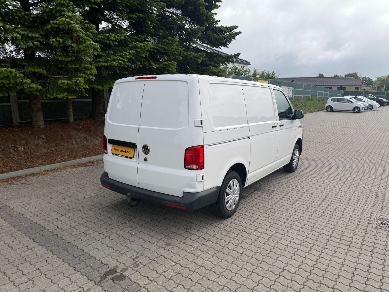 Hvid VW Transporter fra 2022