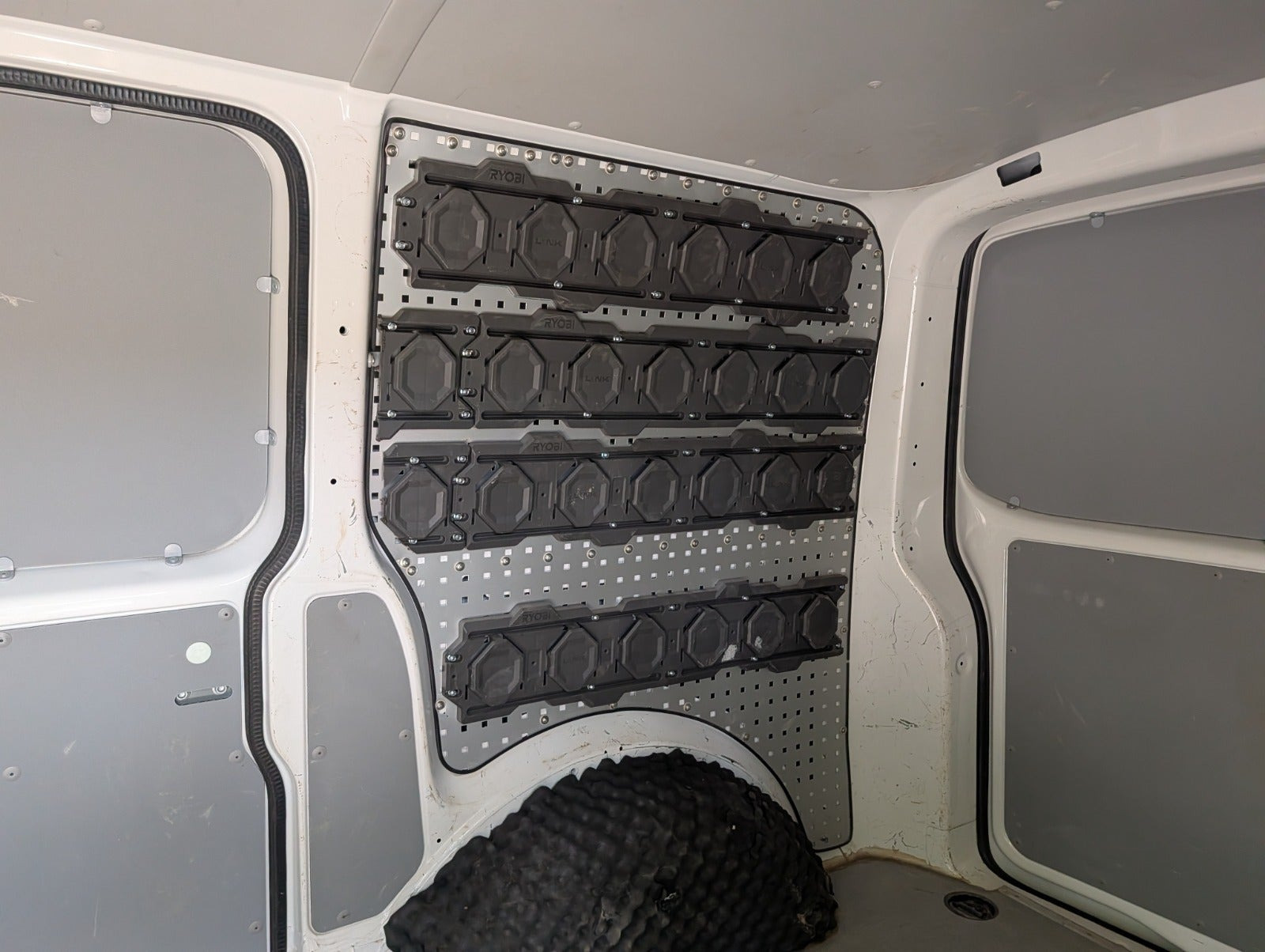 Hvid VW Transporter fra 2022