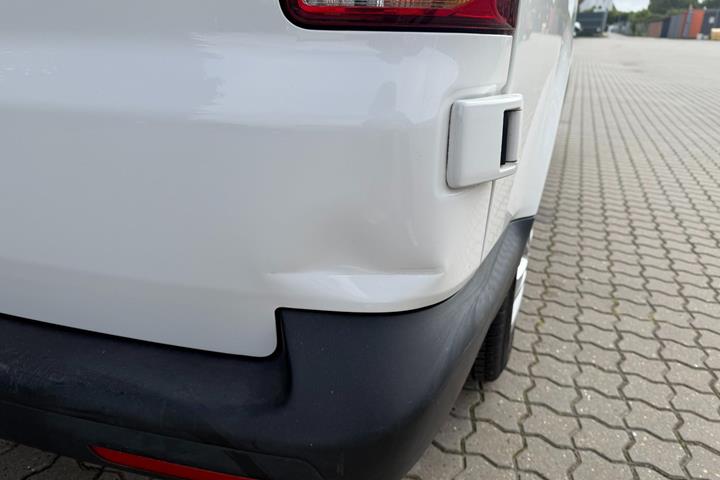 Hvid VW Transporter fra 2022