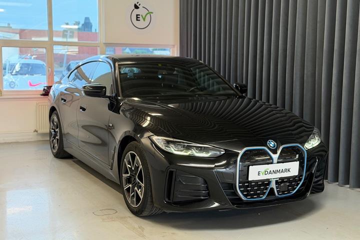 Sort BMW i4 fra 2023