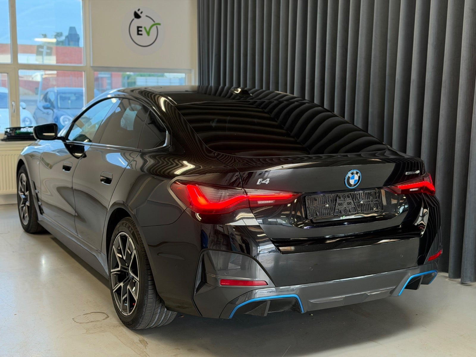 Sort BMW i4 fra 2023