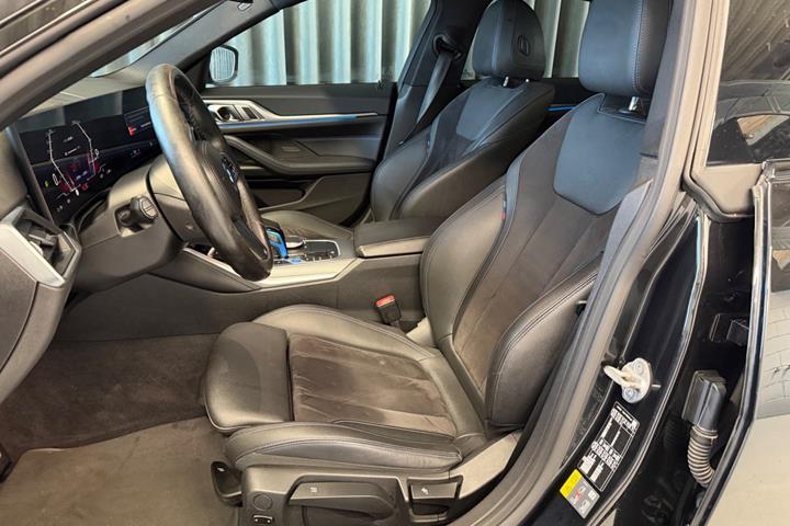 Sort BMW i4 fra 2023