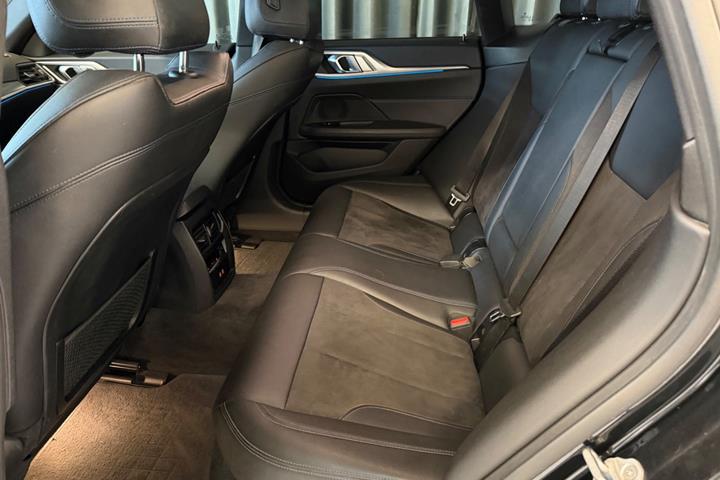 Sort BMW i4 fra 2023