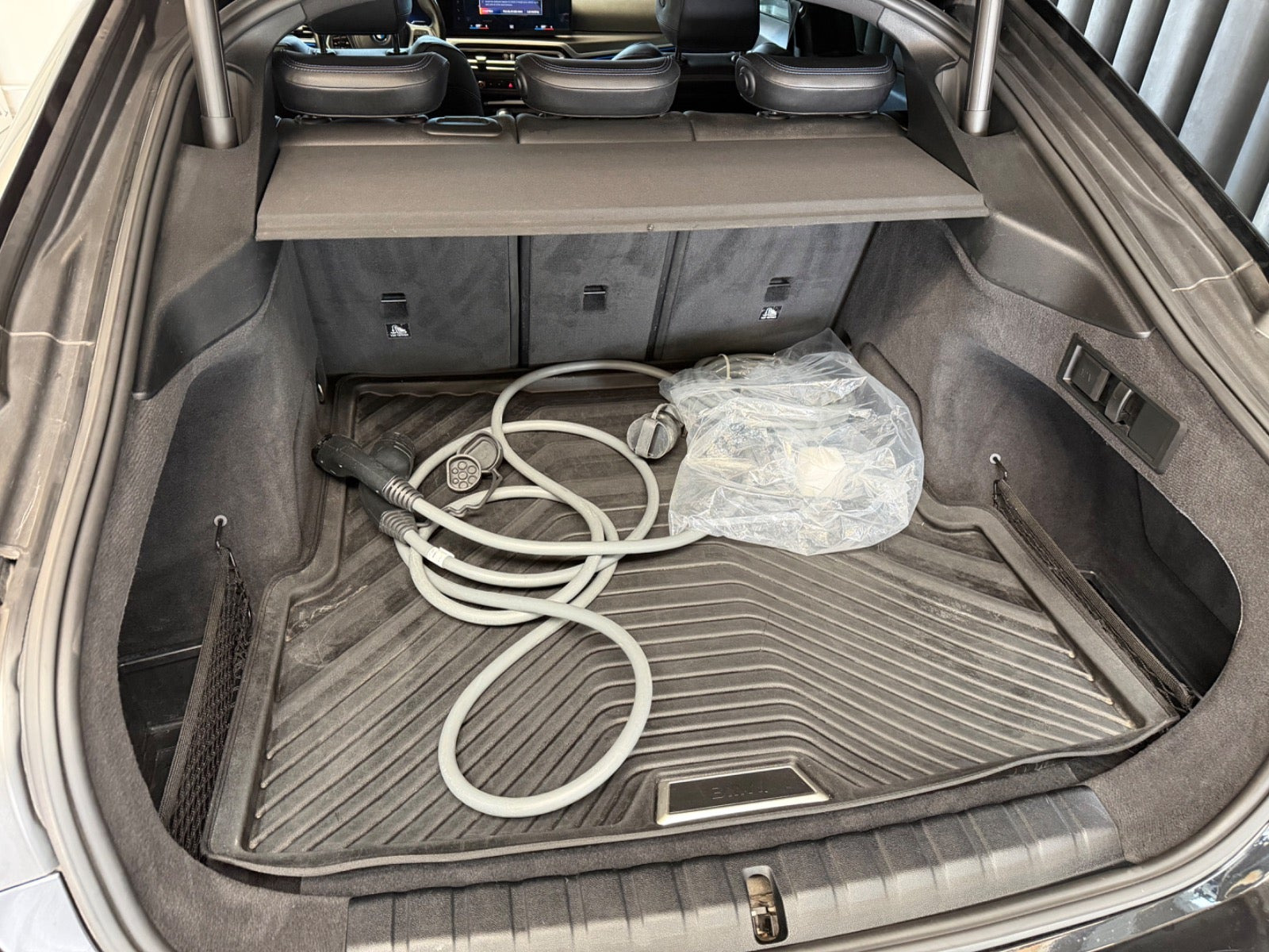 Sort BMW i4 fra 2023