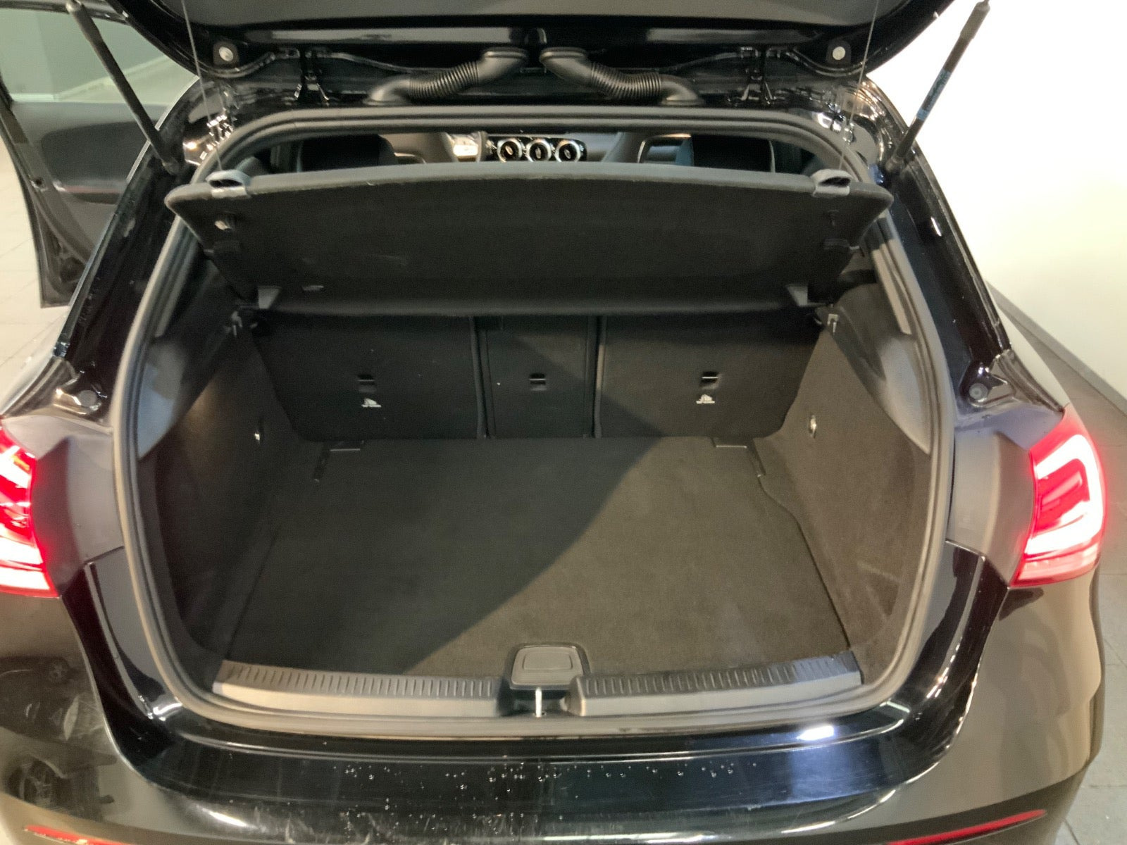 Sort Mercedes A200 d fra 2020