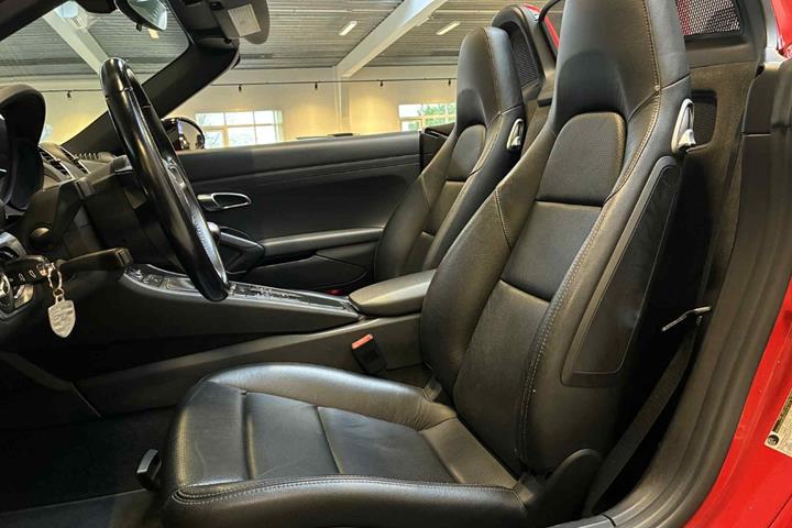 Rød Porsche 718 Boxster fra 2017