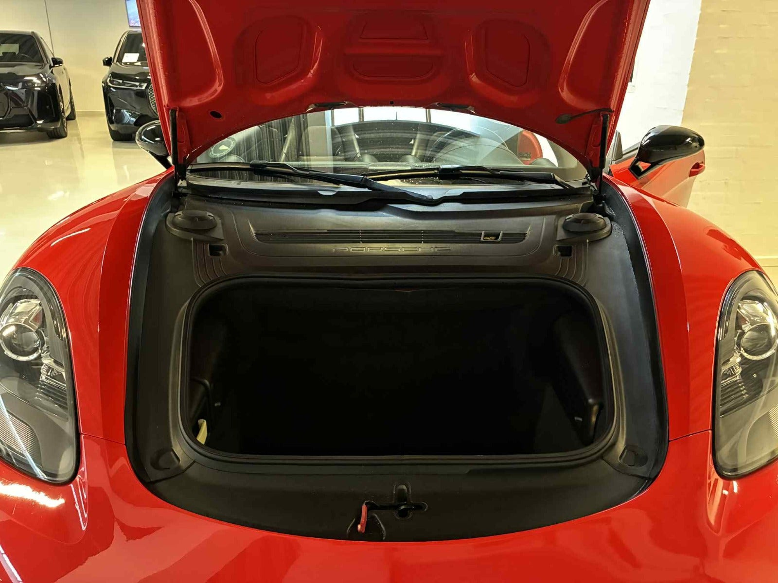 Rød Porsche 718 Boxster fra 2017