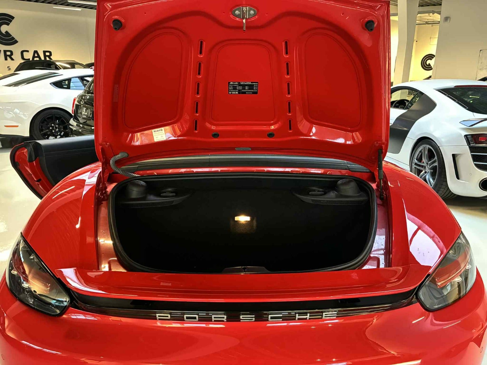 Rød Porsche 718 Boxster fra 2017
