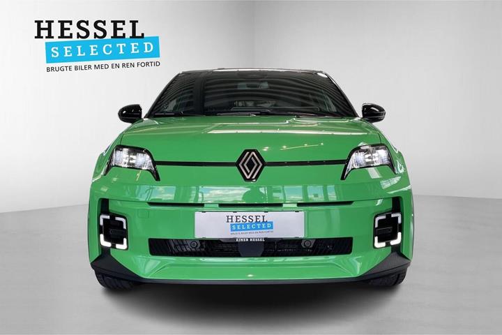 Grøn Renault 5 E-Tech fra 2025