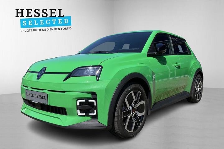 Grøn Renault 5 E-Tech fra 2025 set udefra