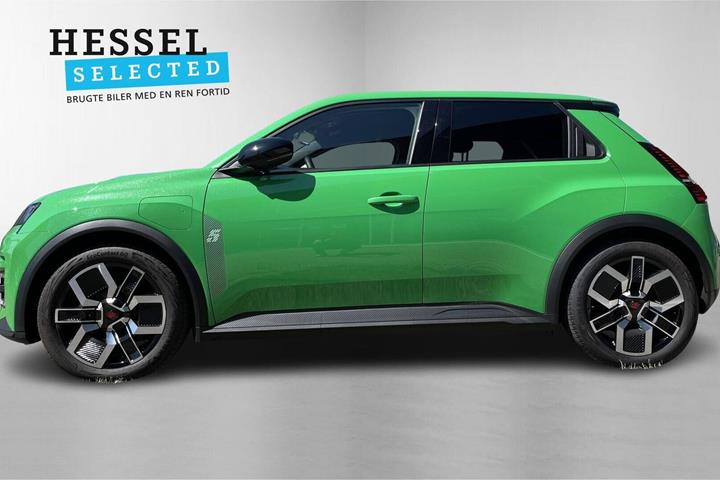 Grøn Renault 5 E-Tech fra 2025