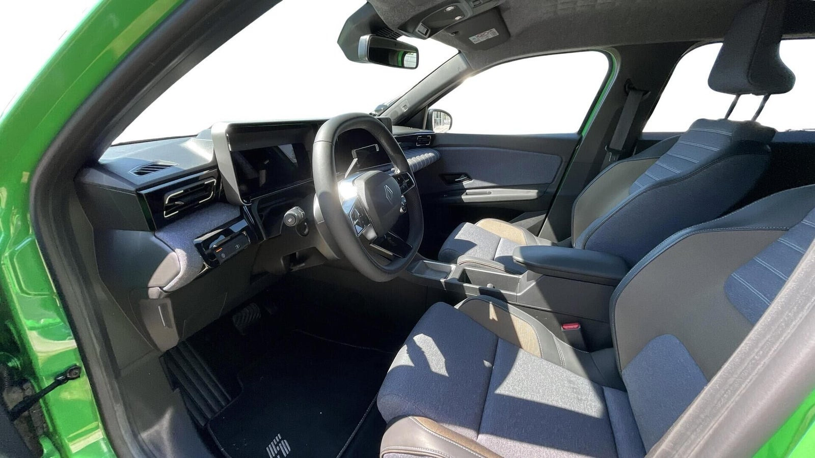 Grøn Renault 5 E-Tech fra 2025