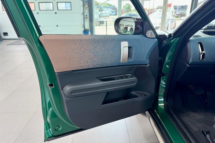 Grøn Mini Countryman E fra 2025