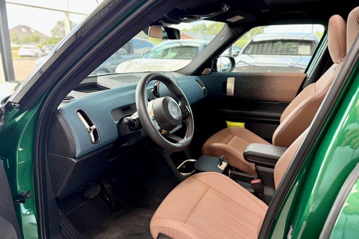 Grøn Mini Countryman E fra 2025