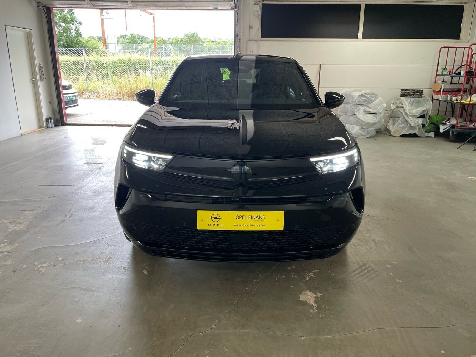 Sort Opel Mokka-e fra 2024