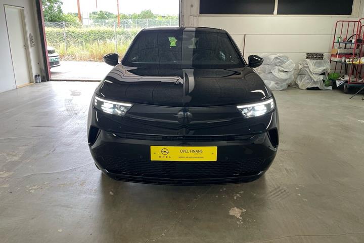 Sort Opel Mokka-e fra 2024