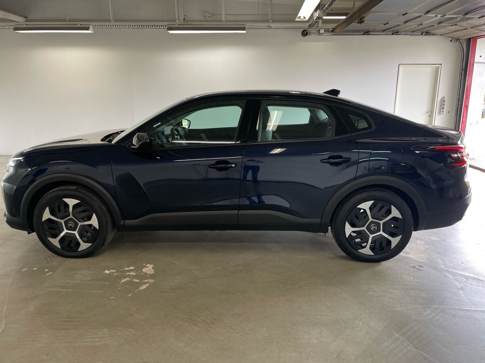 Blå Citroën ë-C4 X fra 2025