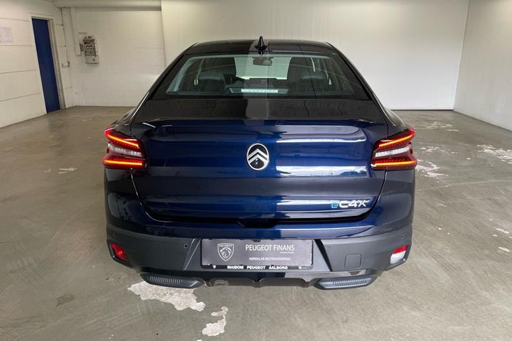 Blå Citroën ë-C4 X fra 2025