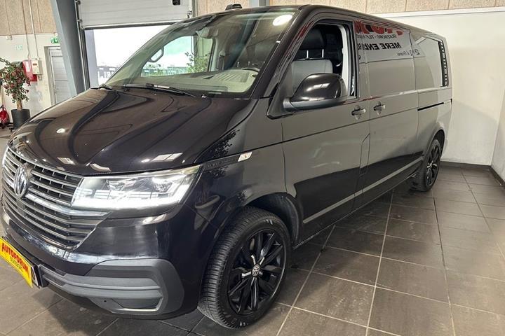Sort VW Transporter fra 2021