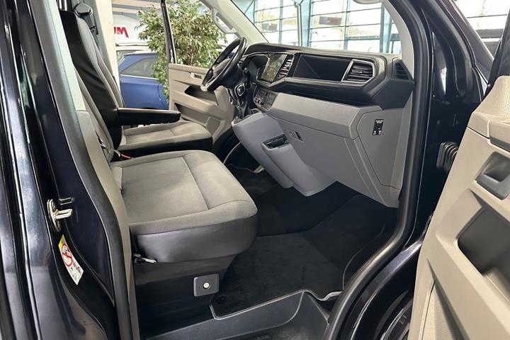 Sort VW Transporter fra 2021