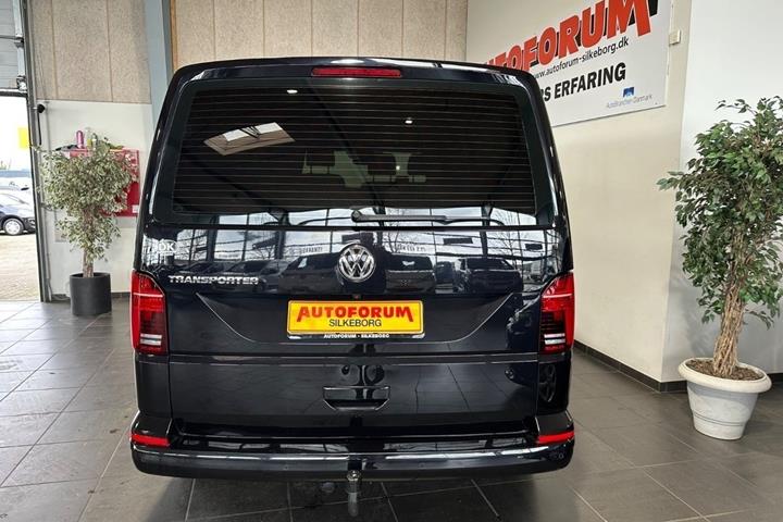 Sort VW Transporter fra 2021