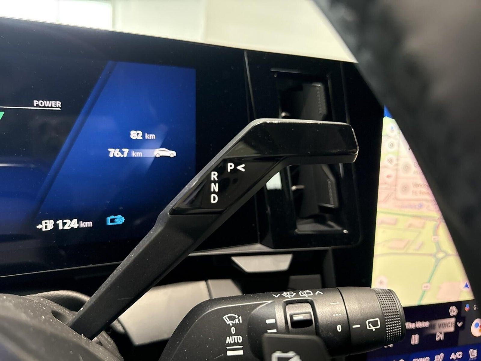 Hvid Renault Megane E-Tech fra 2025