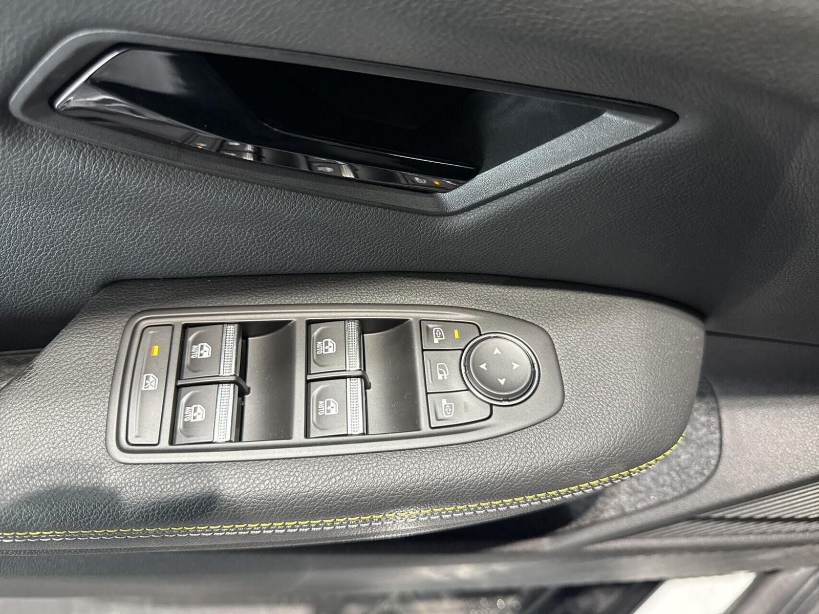 Hvid Renault Megane E-Tech fra 2025