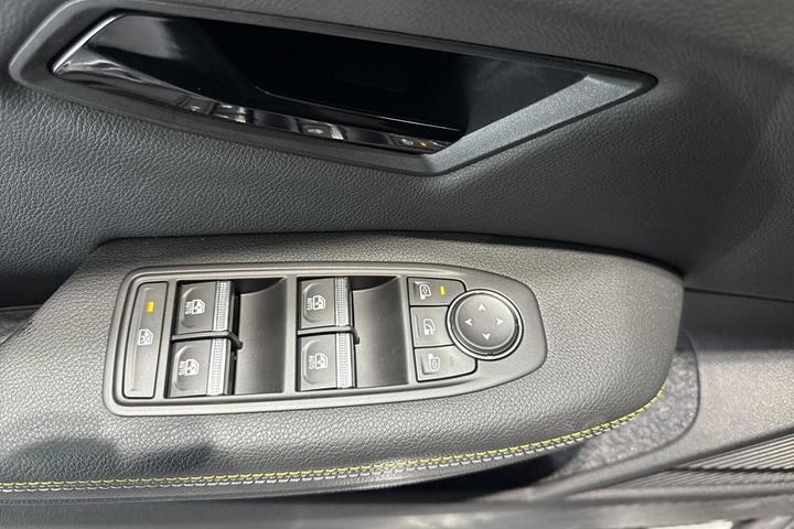 Hvid Renault Megane E-Tech fra 2025