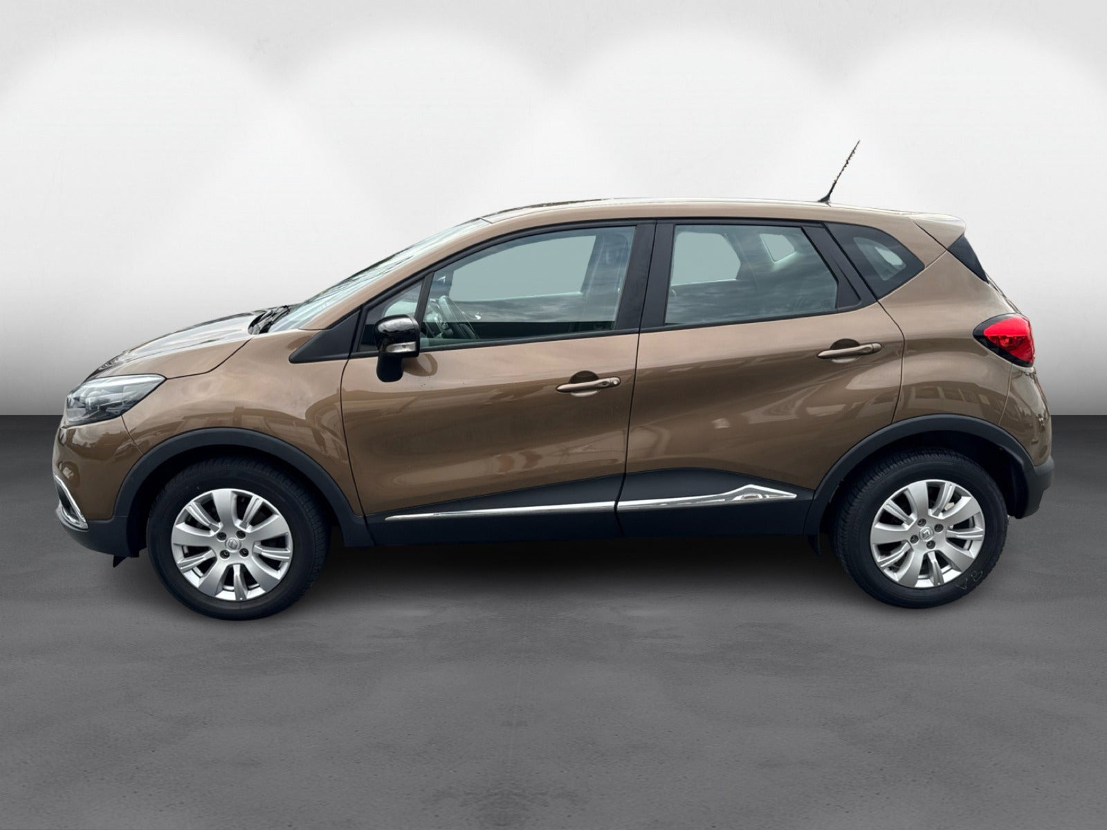 Brun Renault Captur fra 2017