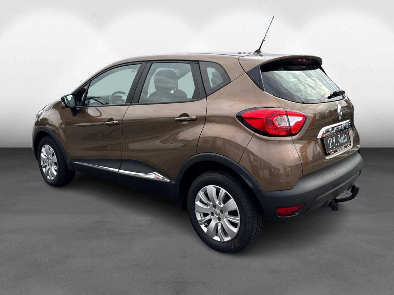 Brun Renault Captur fra 2017