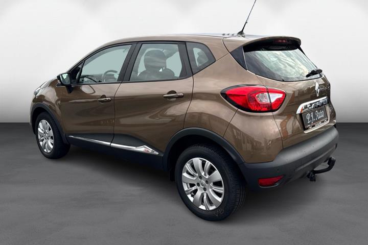 Brun Renault Captur fra 2017