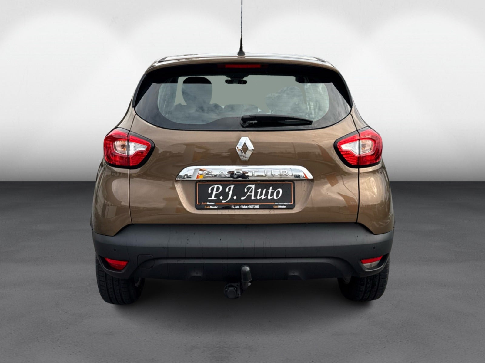 Brun Renault Captur fra 2017