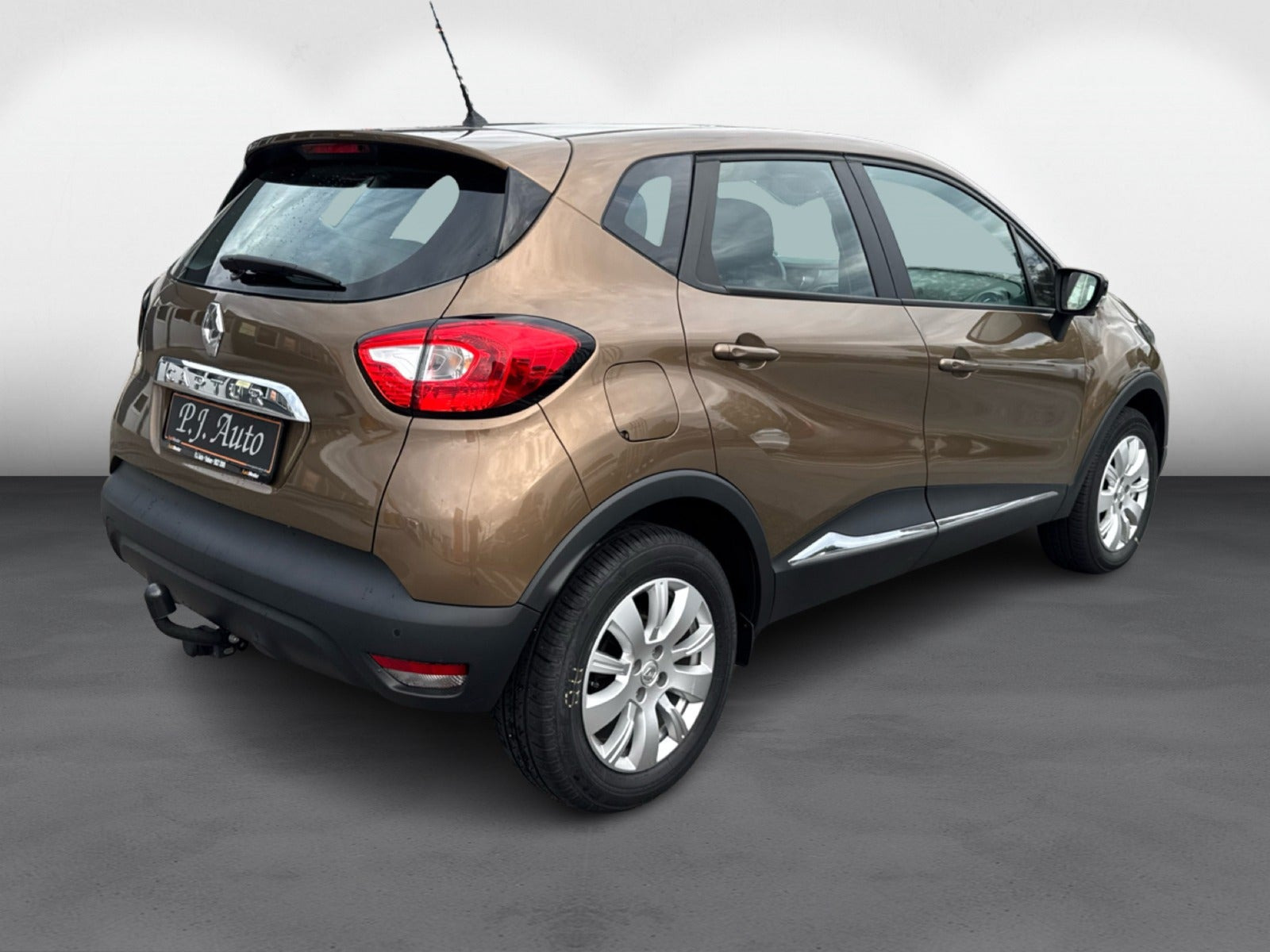 Brun Renault Captur fra 2017