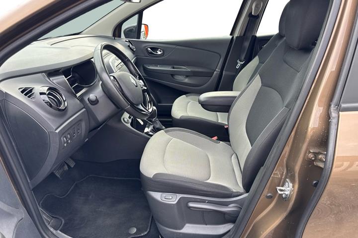 Brun Renault Captur fra 2017
