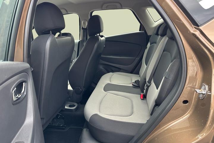 Brun Renault Captur fra 2017