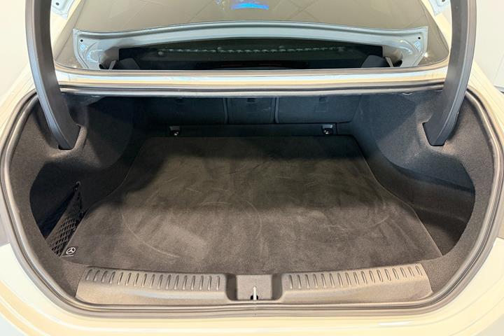 Hvid Mercedes CLA250+ fra 2025