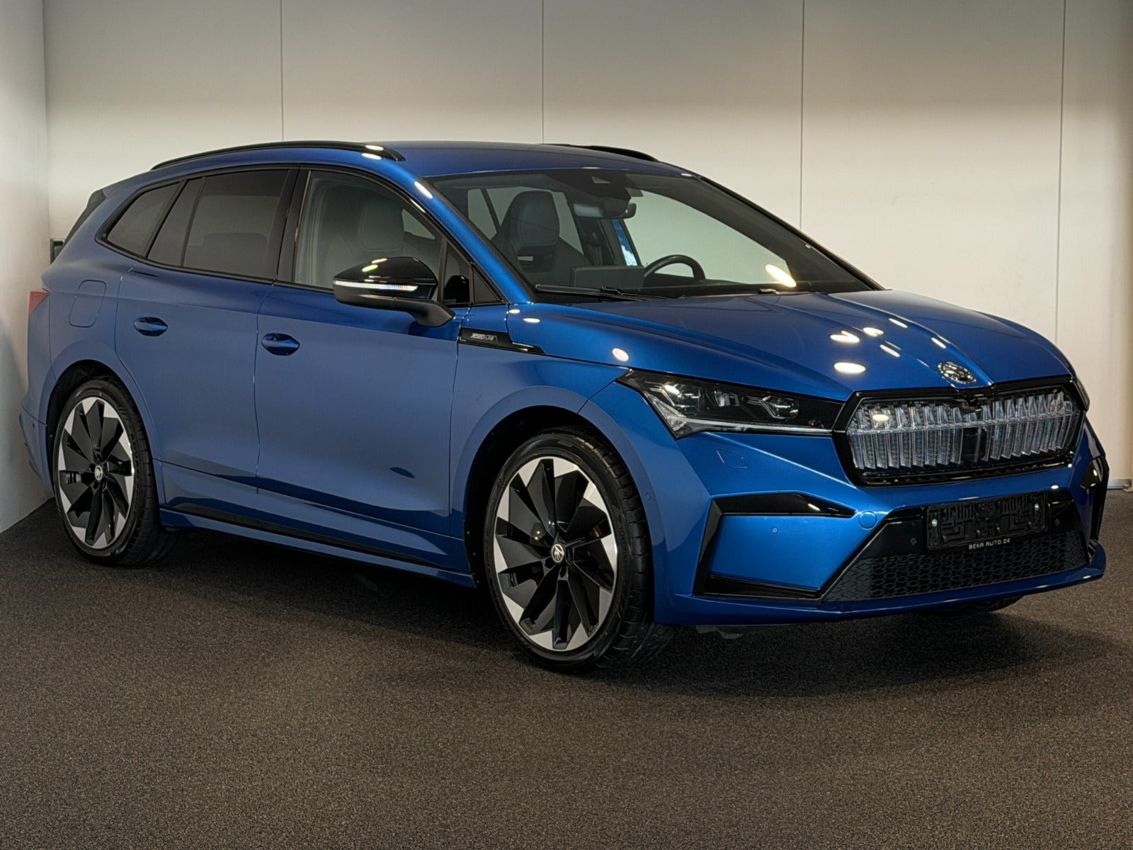 Blå Skoda Enyaq fra 2022