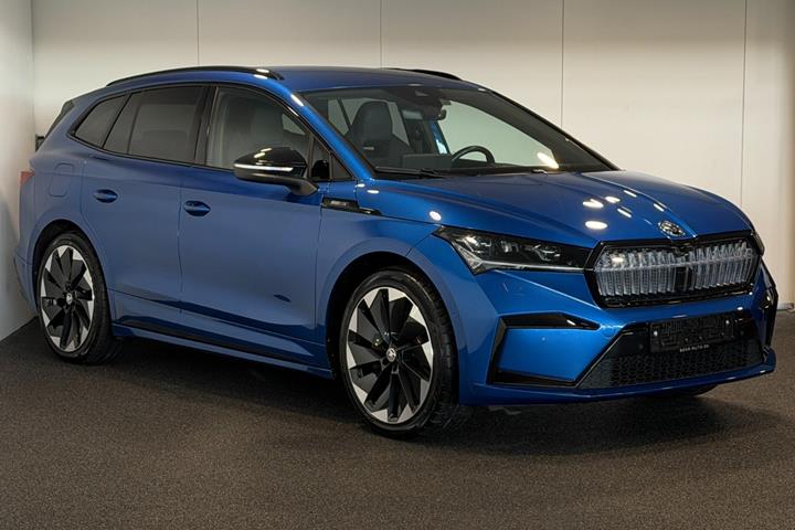 Blå Skoda Enyaq fra 2022