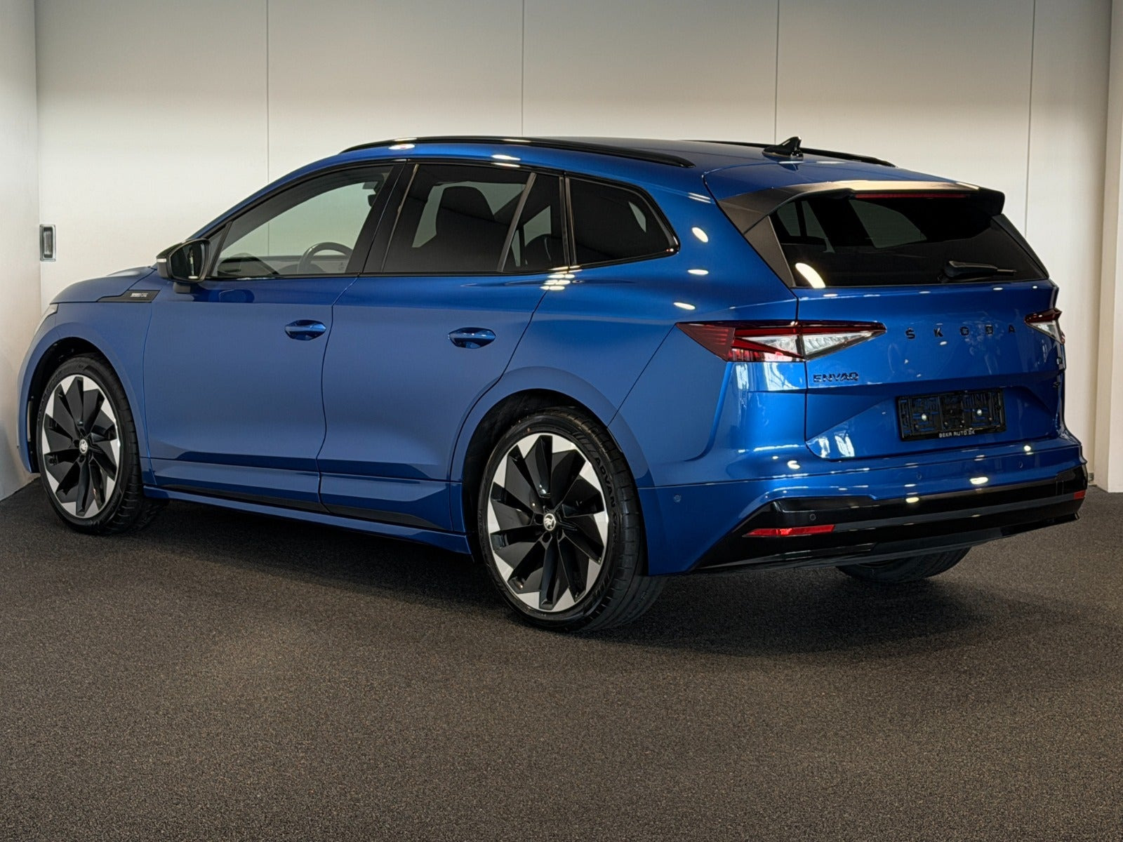 Blå Skoda Enyaq fra 2022