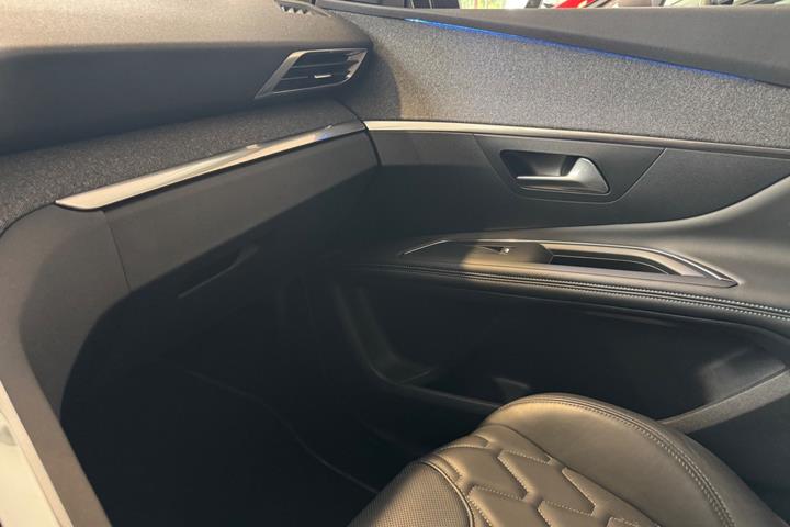 undefined Peugeot 3008 fra 2022